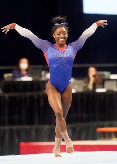 Simone Biles feet photo thumbnail
