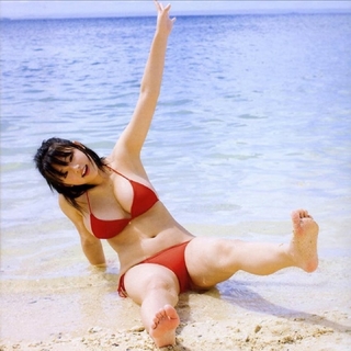 Ai Shinozaki feet photo thumbnail