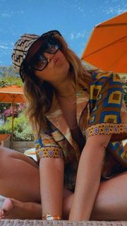 Ashley Tisdale feet photo thumbnail