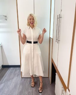 Holly Willoughby feet photo thumbnail