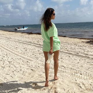 Rocsi Diaz feet photo thumbnail