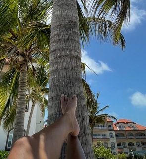 Ileana D'Cruz feet photo thumbnail