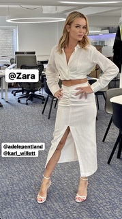 Amanda Holden feet photo thumbnail