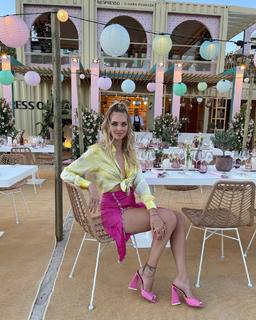 Chiara Ferragni feet photo thumbnail