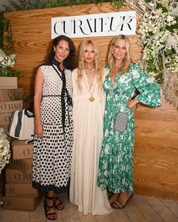 Molly Sims feet photo thumbnail