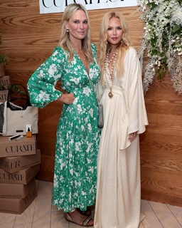Molly Sims feet photo thumbnail