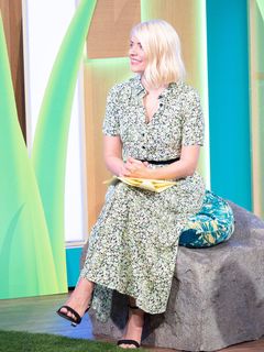 Holly Willoughby feet photo thumbnail