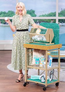 Holly Willoughby feet photo thumbnail