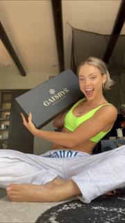 Charly Jordan feet photo thumbnail