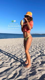Anna Lewandowska feet photo thumbnail
