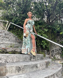 Lili Estefan feet photo thumbnail