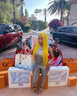 Nicki Minaj feet photo thumbnail