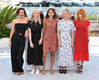 Maggie Gyllenhaal feet photo thumbnail