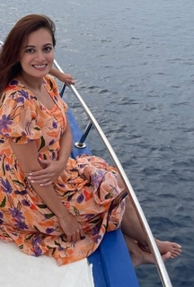 Dia Mirza feet photo thumbnail