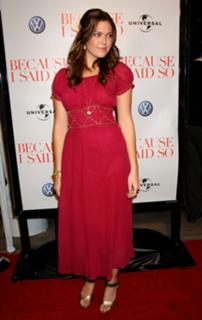 Mandy Moore feet photo thumbnail