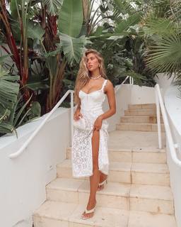Kara Del Toro feet photo thumbnail