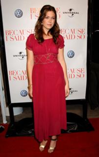 Mandy Moore feet photo thumbnail
