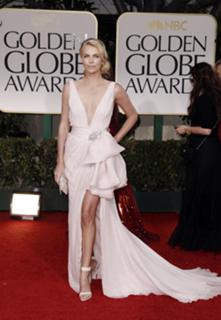 Charlize Theron feet photo thumbnail