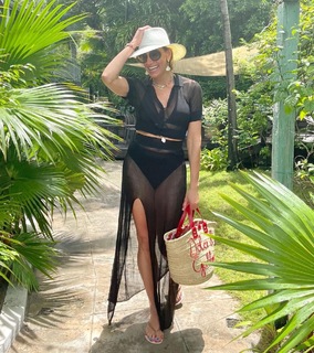 Lili Estefan feet photo thumbnail