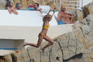 Kimberley Garner feet photo thumbnail