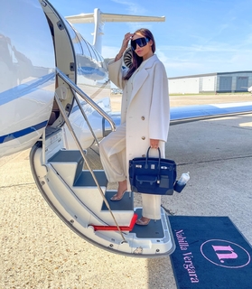 Nabilla Benattia feet photo thumbnail