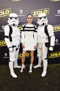Jennifer Connelly feet photo thumbnail
