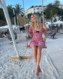 Chiara Ferragni feet photo thumbnail
