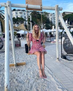 Chiara Ferragni feet photo thumbnail