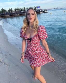 Chiara Ferragni feet photo thumbnail