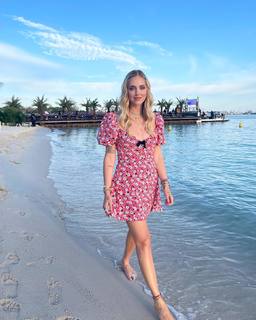 Chiara Ferragni feet photo thumbnail