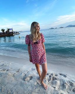 Chiara Ferragni feet photo thumbnail
