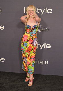 Elle Fanning feet photo thumbnail