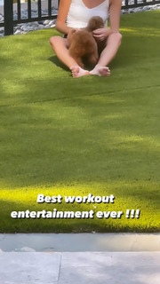 Olivia Culpo feet photo thumbnail