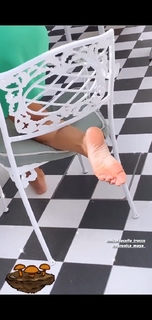 Veronica Maya feet photo thumbnail