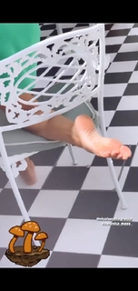 Veronica Maya feet photo thumbnail