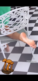 Veronica Maya feet photo thumbnail