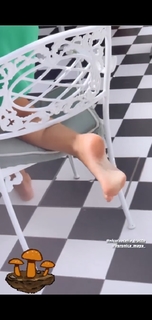 Veronica Maya feet photo thumbnail