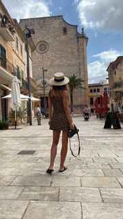 Anna Lewandowska feet photo thumbnail