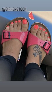 Deedee Rican feet photo thumbnail