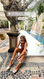 Kara Del Toro feet photo thumbnail