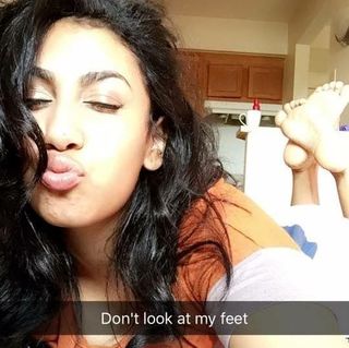 Queen Naija feet photo thumbnail