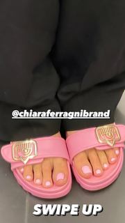 Chiara Ferragni feet photo thumbnail