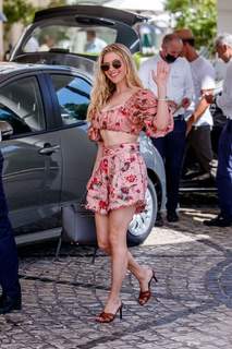 Katheryn Winnick feet photo thumbnail