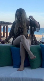 JoJo feet photo thumbnail