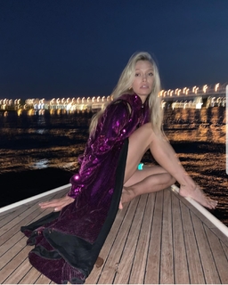 Vera Brezhneva feet photo thumbnail