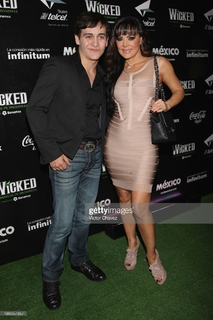 Maribel Guardia feet photo thumbnail