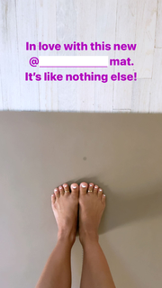 Kino MacGregor feet photo thumbnail