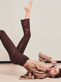 Irina Shayk feet photo thumbnail