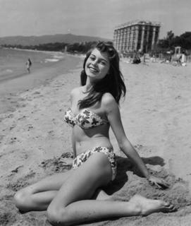 Brigitte Bardot feet photo thumbnail
