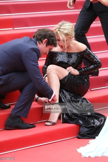 Virginie Efira feet photo thumbnail
